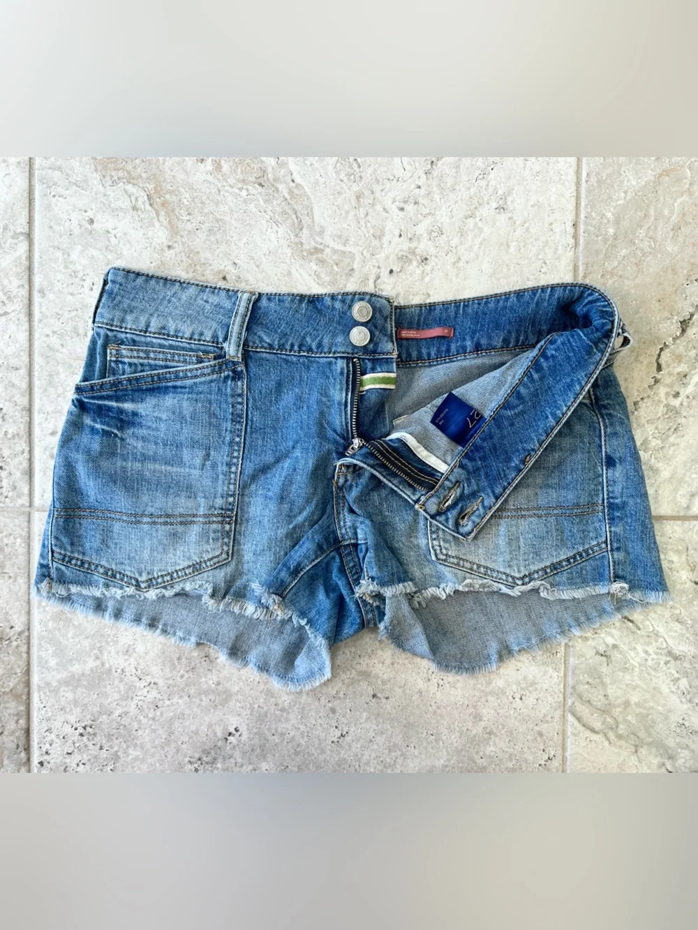 Pilcro Anthropologie The Wanderer Cutoff Raw Hem Blue Denim 3" Jean Shorts, 27 - Picture 5 of 10